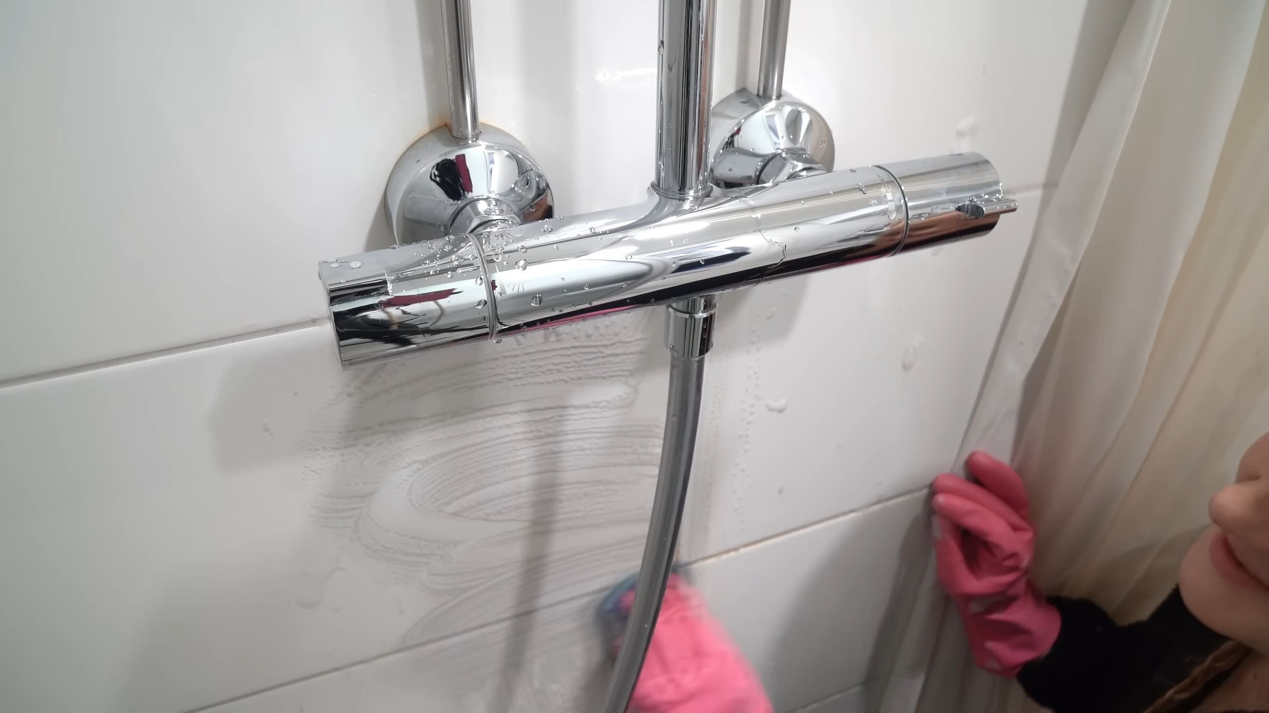 Badezimmerreinigung mit Scrub Mommy
